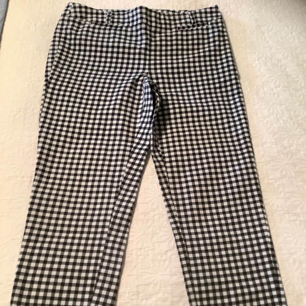 White House Black Market capris